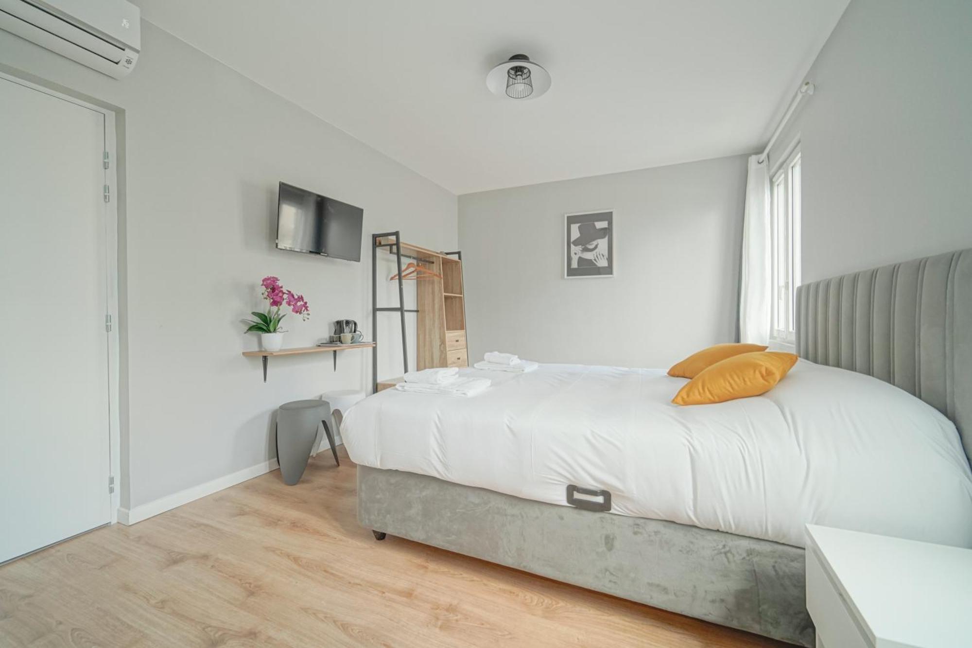 Hotel Trianon Saint Ouen Esterno foto