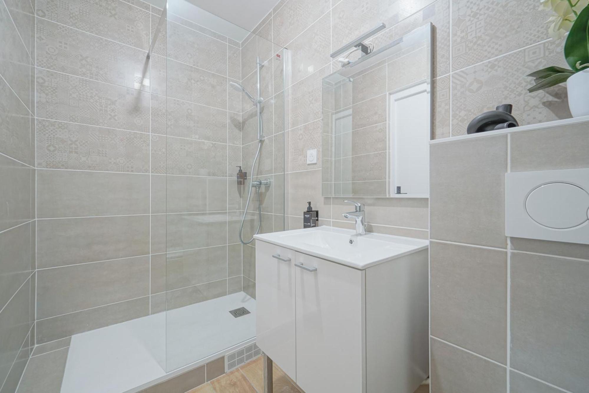 Hotel Trianon Saint Ouen Esterno foto