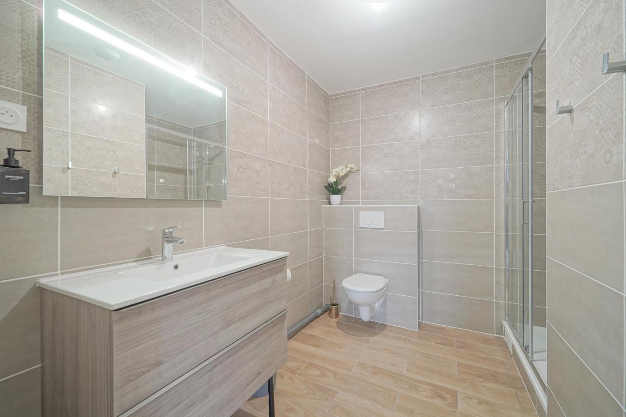Hotel Trianon Saint Ouen Esterno foto