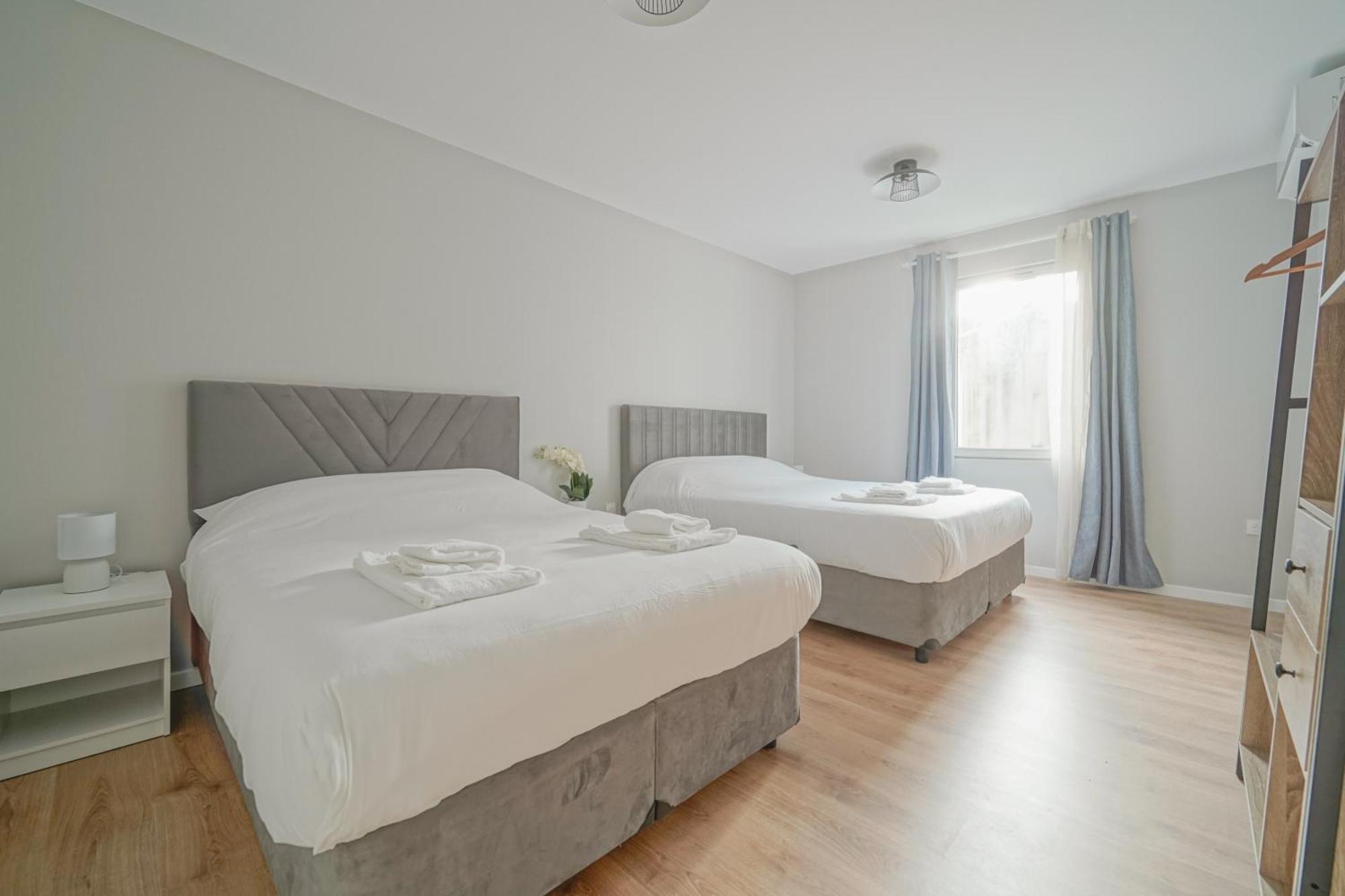Hotel Trianon Saint Ouen Esterno foto