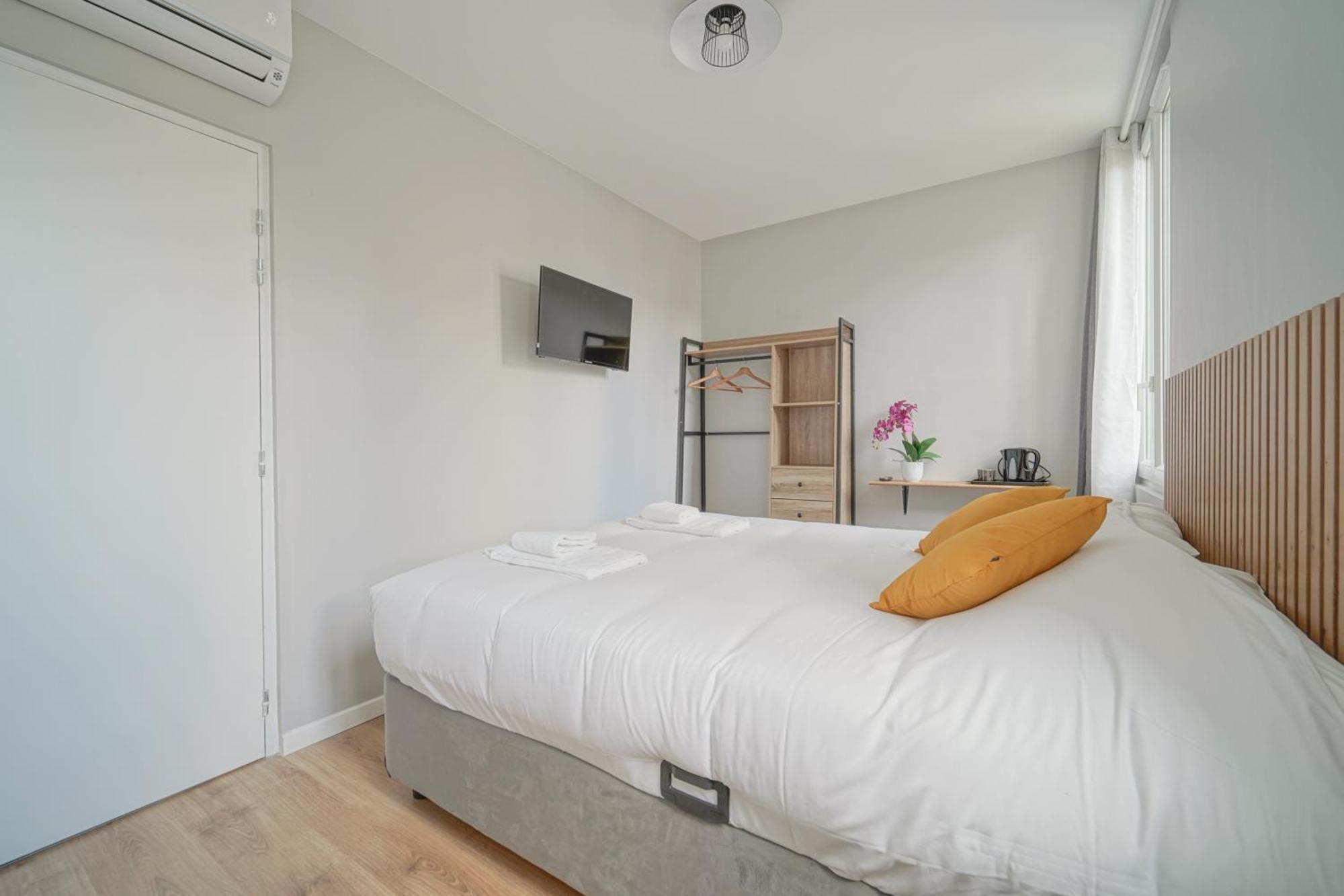 Hotel Trianon Saint Ouen Esterno foto