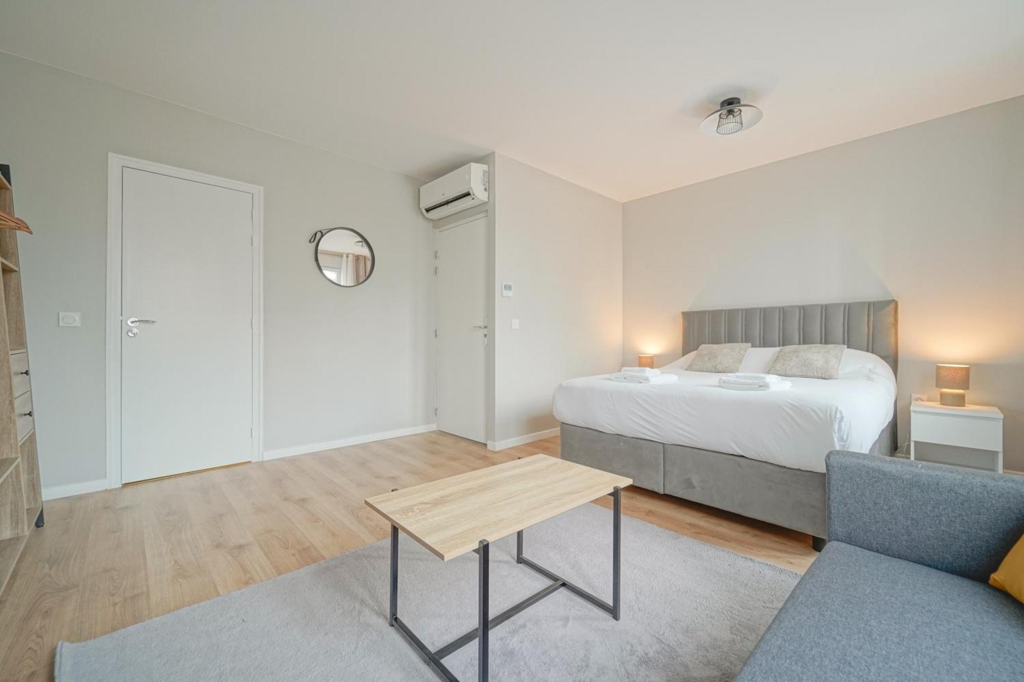 Hotel Trianon Saint Ouen Esterno foto